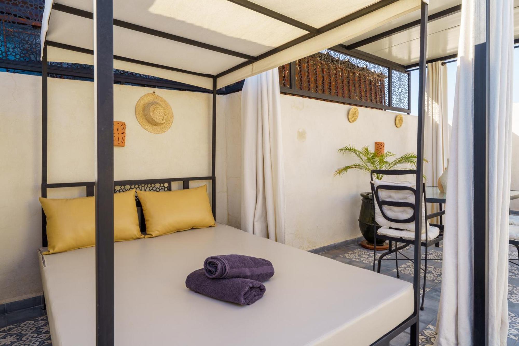 Riad 4 Chambres - Piscine & Petit Dejeuner Gratuit - Wifi Fibre Optique Marrakesh Exterior photo